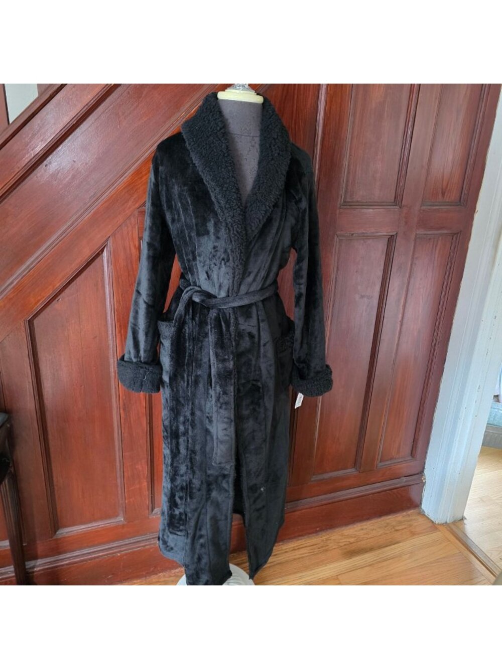 Natori Black Plush Faux Fur Long Robe Shawl Collar Tie Waist Womens Size M NWT